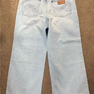 Wrangler Men's Relaxed Fit Light Denim Jeans